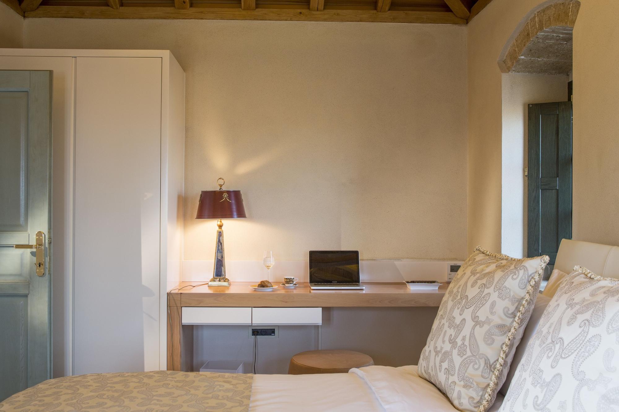 Moni Emvasis Luxury Suites Monemvasía Exterior foto